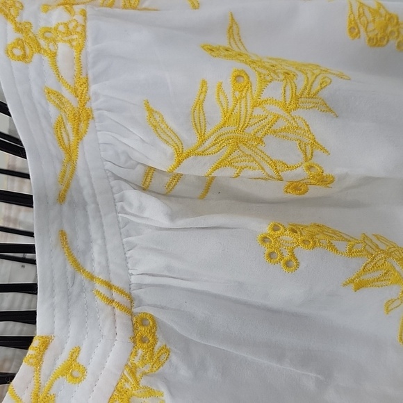 A LOVES A White Blouse With Yellow Embroidered Floral Print Size Large - Picture 4 of 10